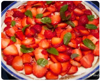 58- Rhubarbe et fraises en faisselle