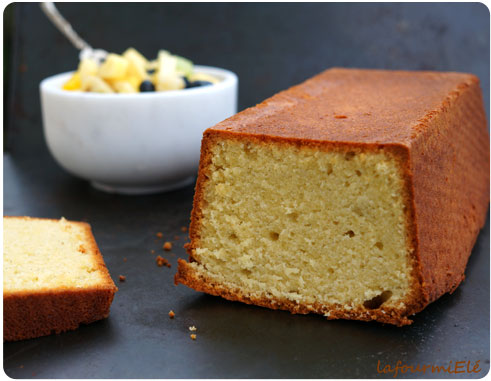 Gâteau simple en pâte à sucre, vanille et curd framboise – Les Gourmandises  de Némo